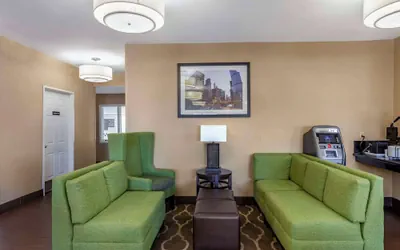 Photo 3 - Comfort Inn Gurnee near Six Flags