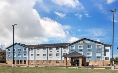 Photo 2 - Comfort Inn & Suites Wisconsin Dells