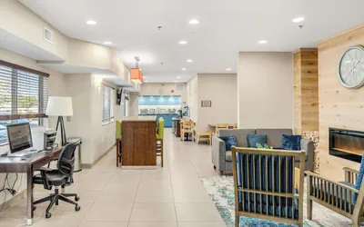 Photo 3 - Country Inn & Suites by Radisson, Brookings, SD
