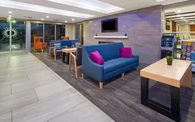 Photo 3 - La Quinta Inn & Suites by Wyndham Orange County Airport