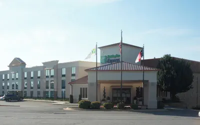 Photo 2 - Holiday Inn Express Hickory-Hickory Mart by IHG