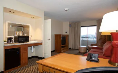 Photo 4 - Hilton Chicago/Oak Brook Suites