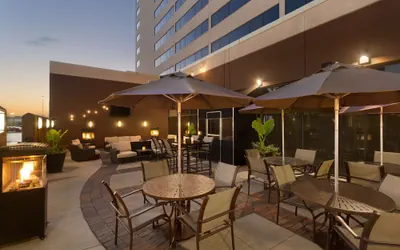 Photo 2 - Hilton Chicago/Oak Brook Suites