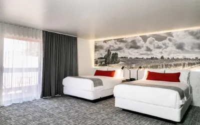 Photo 5 - Vinland Hotel and Lounge