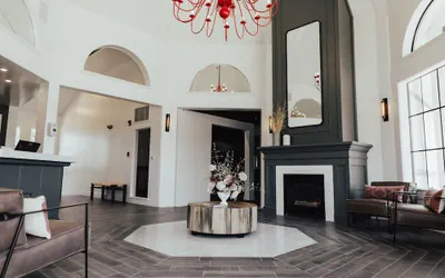Photo 3 - Vinland Hotel and Lounge