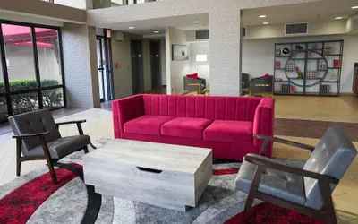 Photo 3 - Ramada by Wyndham Tulsa Broken Arrow
