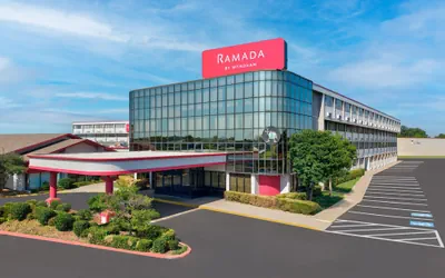Photo 2 - Ramada by Wyndham Tulsa Broken Arrow