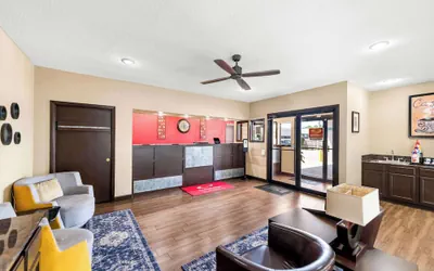 Photo 5 - Econo Lodge Texarkana I-30