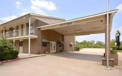 Photo 5 - Country Side Inn