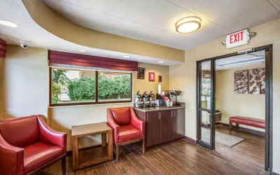 Photo 3 - Red Roof Inn Detroit - Plymouth/ Canton