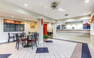 Photo 3 - Econo Lodge Berea