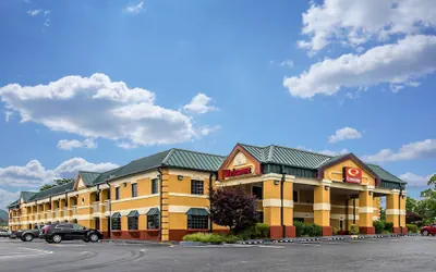 Photo 2 - Econo Lodge Berea
