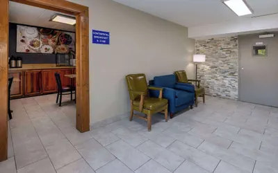 Photo 3 - Days Inn by Wyndham Winchester