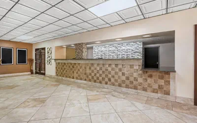Photo 4 - Econo Lodge Carlsbad Caverns Area
