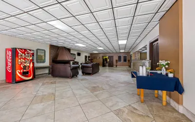 Photo 3 - Econo Lodge Carlsbad Caverns Area