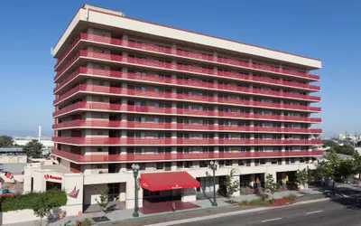 Photo 2 - Ramada by Wyndham San Diego National City