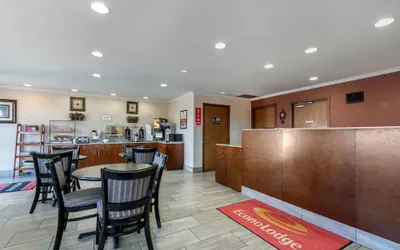 Photo 3 - Econo Lodge Lexington Southeast