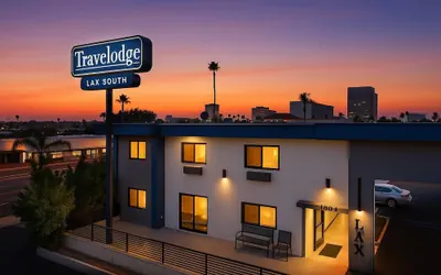 Photo 2 - Travelodge by Wyndham LAX