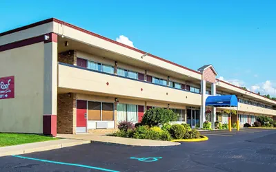 Photo 2 - Red Roof Inn Battle Creek