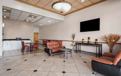 Photo 5 - Super 8 by Wyndham Longview/North
