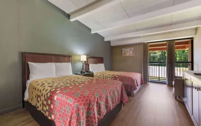 Photo 2 - Econo Lodge
