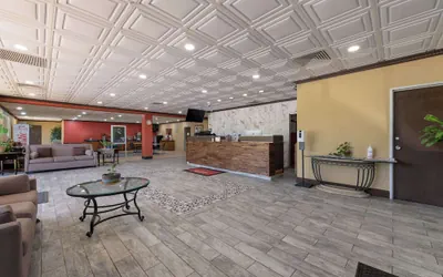 Photo 4 - Econo Lodge
