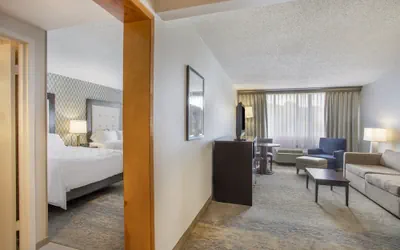 Photo 5 - Holiday Inn & Suites Parsippany Fairfield by IHG
