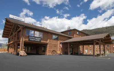 Antler Lodge - Gardiner MT