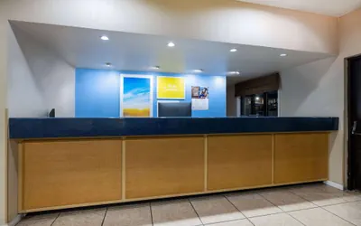 Photo 4 - Days Inn by Wyndham Roswell