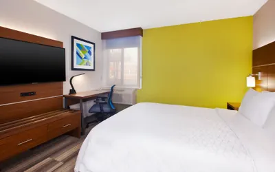 Photo 3 - Holiday Inn Express Fairfax - Arlington Boulevard by IHG