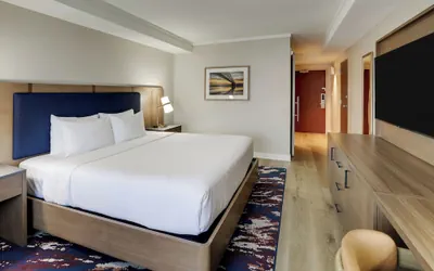Photo 4 - DoubleTree by Hilton Quincy