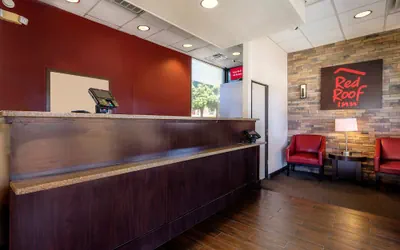 Photo 4 - Red Roof Inn Atlanta - Suwanee/ Mall of Georgia