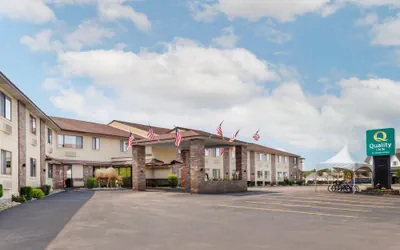 Photo 2 - Quality Inn Saint Ignace I-75