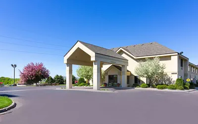 Photo 2 - Quality Inn Fairmont