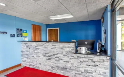Photo 3 - SureStay Hotel by Best Western Lenoir City