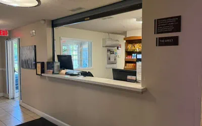 Photo 2 - Sonesta Simply Suites Philadelphia Mount Laurel