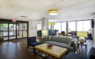 Photo 4 - Hampton Inn Detroit/Madison Heights/South Troy