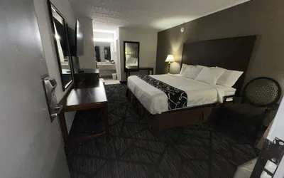 Photo 2 - Travel Inn Kingsport