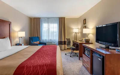 Photo 2 - Comfort Inn & Suites Klamath Falls