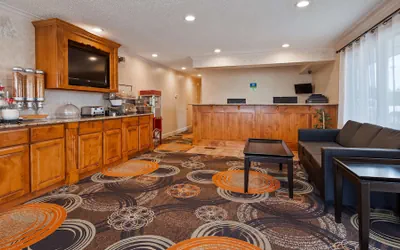 Photo 4 - SureStay Hotel by Best Western Cameron