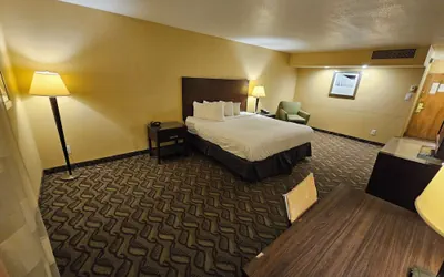 Photo 5 - Clarion Inn & Suites Roswell