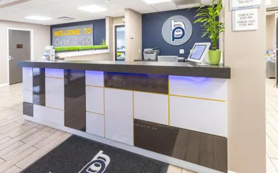 Photo 3 - BridgePointe Inn & Suites