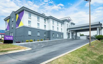 Photo 2 - Spark by Hilton Commerce, GA