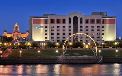 Photo 2 - Embassy Suites Hotel Des Moines Downtown
