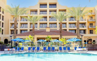 Photo 2 - Renaissance Palm Springs Hotel