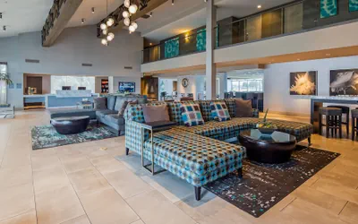 Photo 4 - Executive Inn & Suites Embarcadero Cove