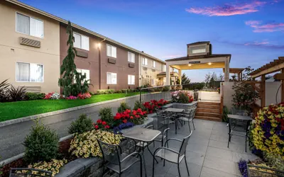 Photo 2 - Red Lion Inn & Suites Sequim