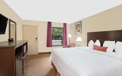 Photo 5 - Baymont by Wyndham Greenville