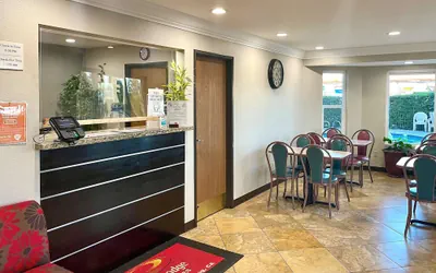 Photo 3 - Econo Lodge Inn & Suites Corning Travel Center