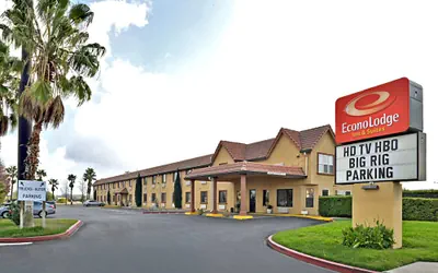 Photo 2 - Econo Lodge Inn & Suites Corning Travel Center